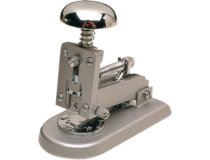 Grapadora el casco m-1 capacidad 30 hojas pintada gris