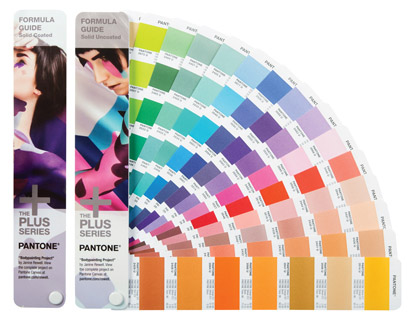 Guia de colores pantone plus formula guide incluye indice de colores y acceso web de pantone para diseño